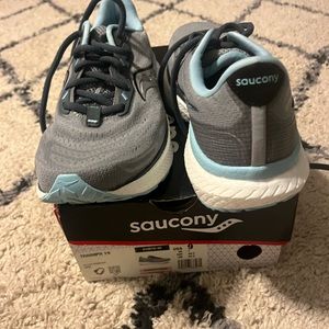 Women’s Saucony Triumph